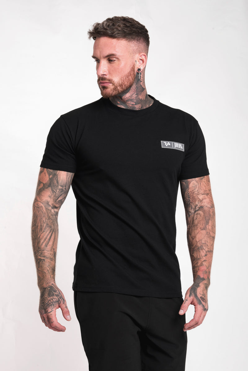 RUBBER BADGE DETAIL TEE - BLACK